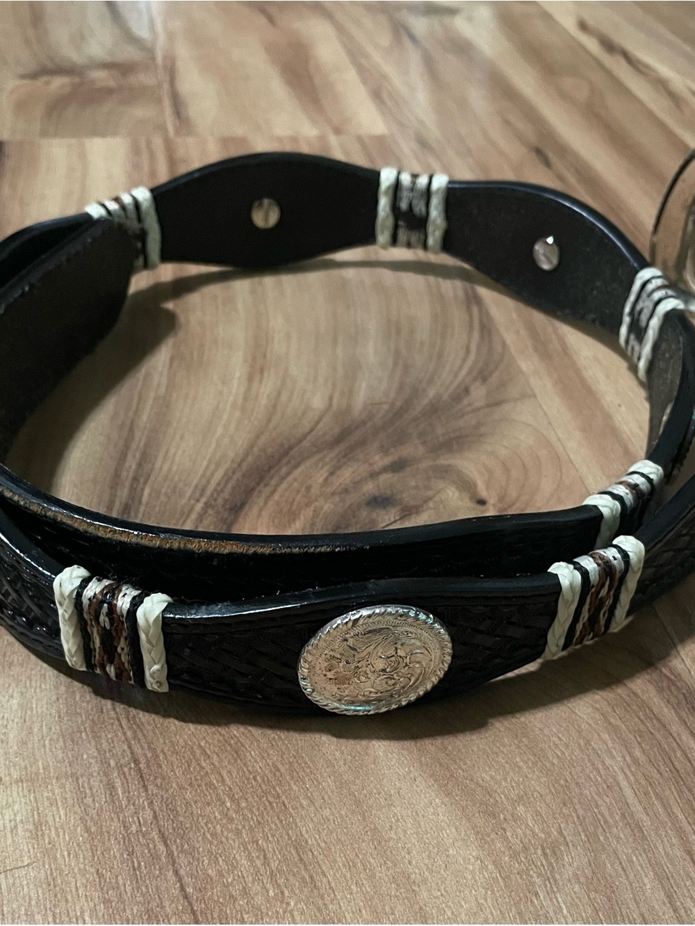 Nocona Womens Black Leather Western Belt with Silver Conchos & Whipstitch - Picture 12 of 14